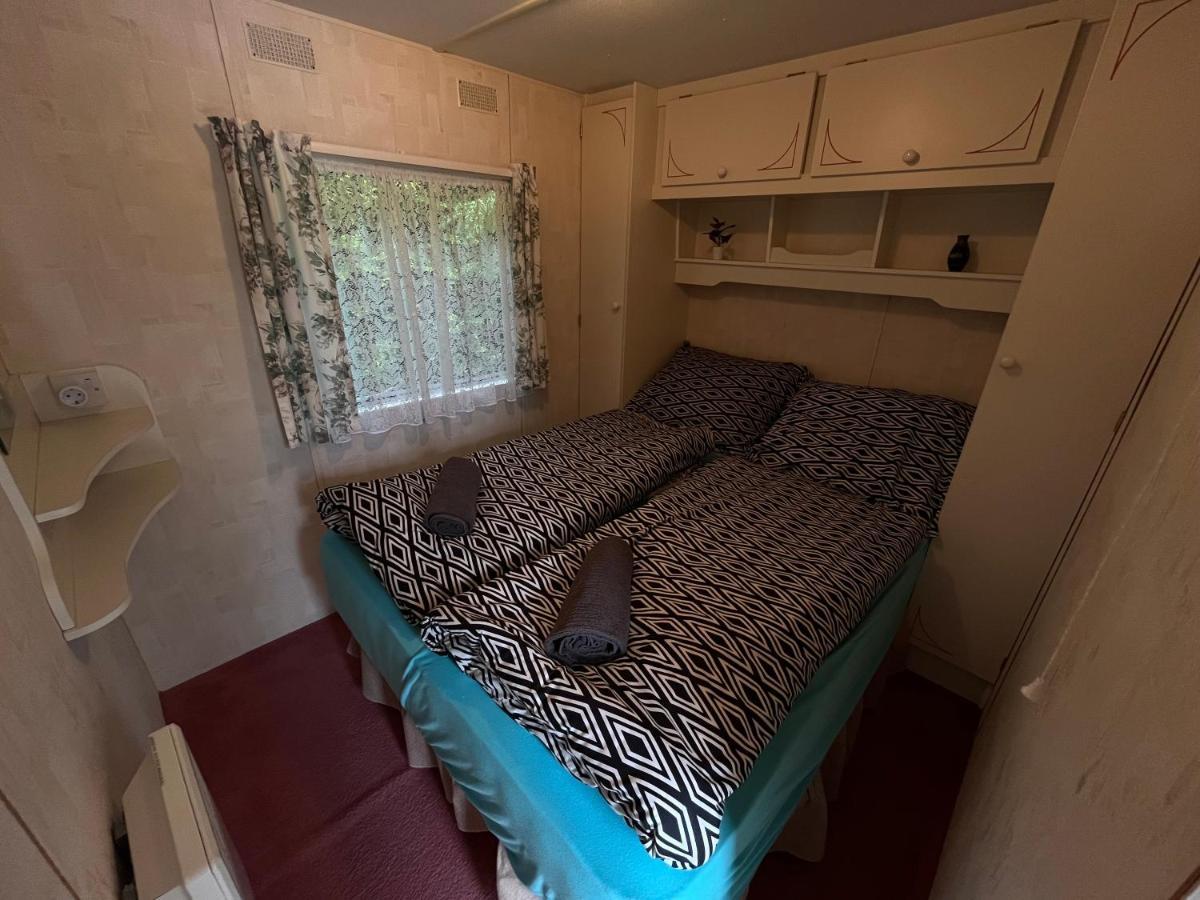 Apartment Autocamp Free Star - Mobilheimy Strachotin